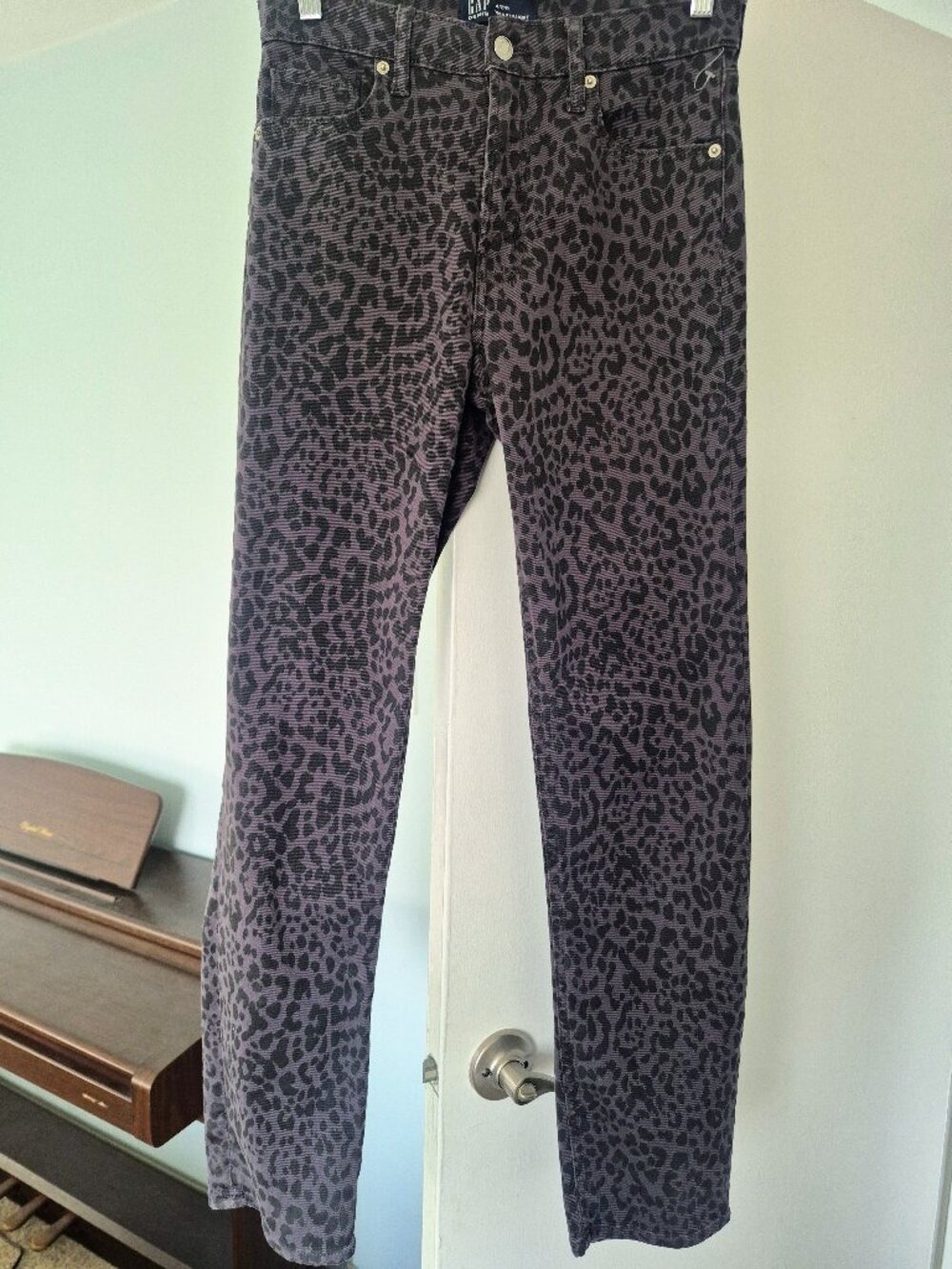 Gap Denim '90s Straight Gray Leopard Print Jeans Size 4/27 Regular